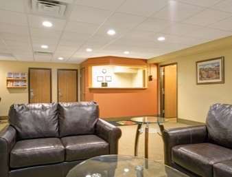 Super 8 By Wyndham Melrose Hotel Interior photo